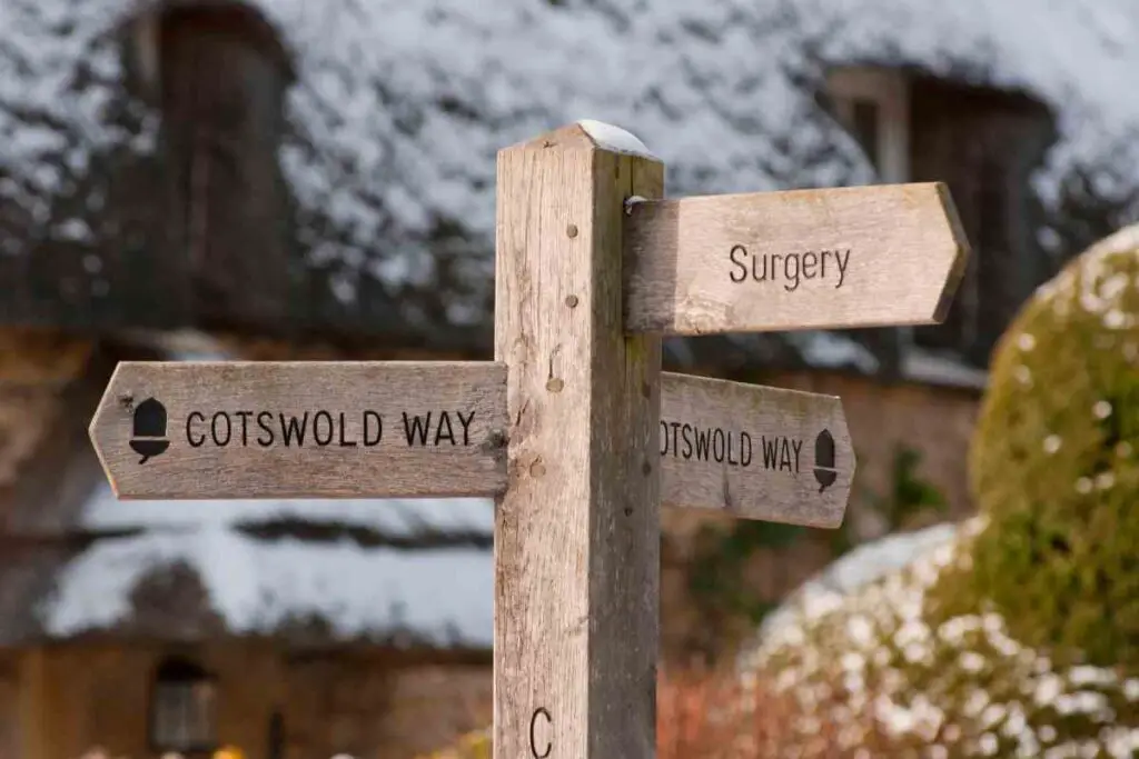 Cotswold Way walking trail guide