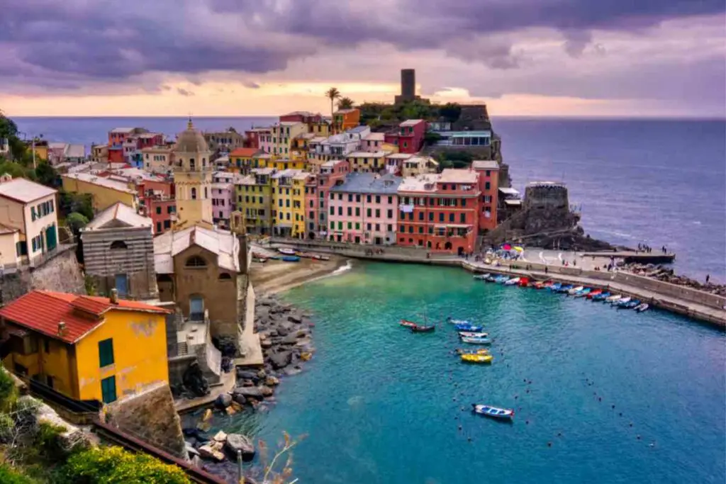 Hiking Villages Cinque Terre Italy