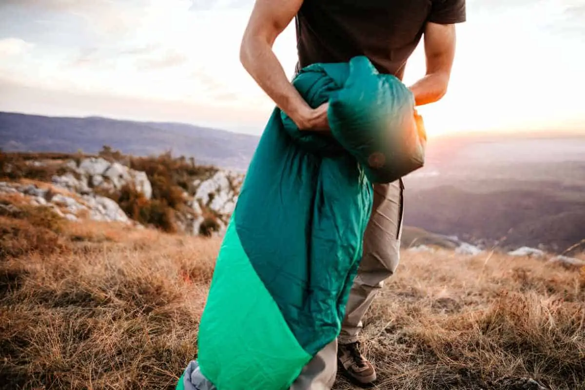 how to clean a sleeping bag guide
