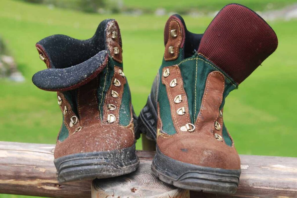 tips for maintaining hiking boots