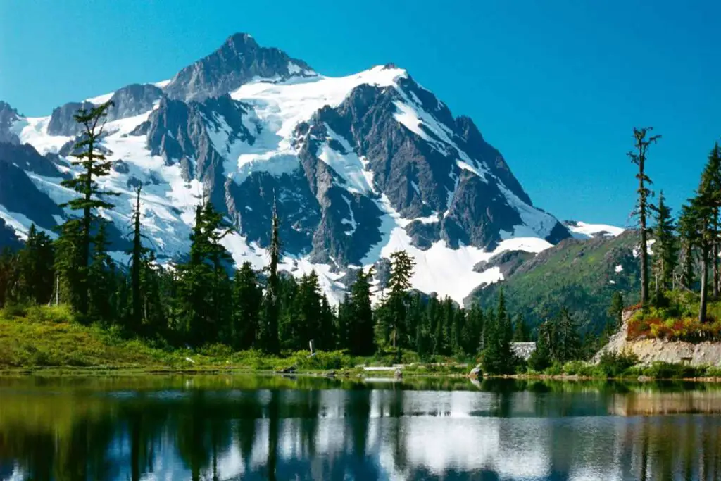 best time to hike Washington State