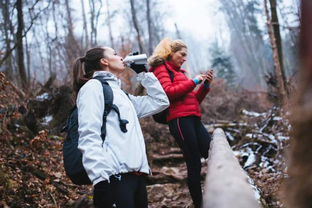 keeping hydrated trail hiking